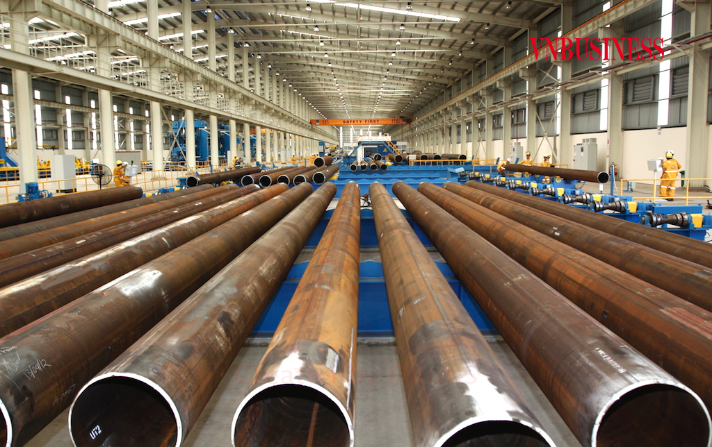 Các DN ngành thép đối diện với “khủng hoảng lớn” phải bán sản phẩm thấp hơn giá vốn 30%-40% để có dòng tiền hoạt động với chi phí lãi vay rất cao, trong lúc chờ đợt phân bổ chỉ tiêu tín dụng tiếp theo.