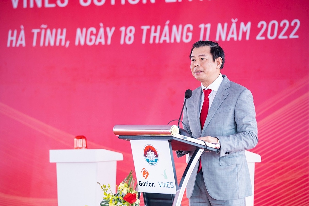 Phó Chủ tịch kiêm Tổng giám đốc Tập đoàn Vingroup Nguyễn Việt Quang khẳng định nhà máy liên doanh pin VinES-Gotion là một cấu phần quan trọng trong chiến lược tự chủ về nguồn cung pin cho các dòng xe điện VinFast.