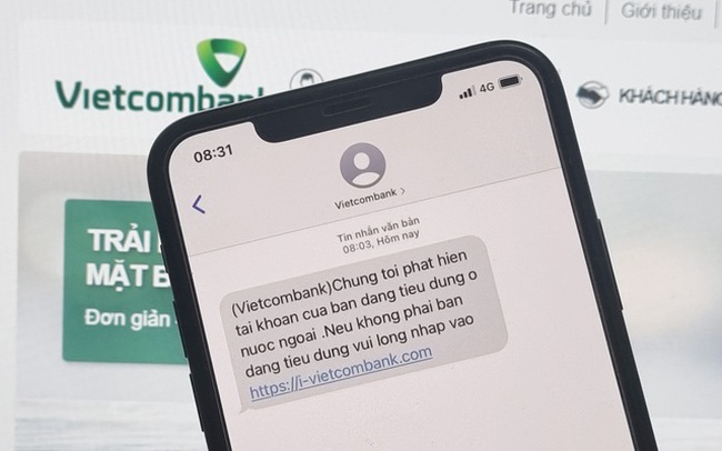 Các vụ lừa đảo gia tăng vào thời điểm cuối năm khiến nhiều người sập bẫy dù ngân hàng liên tục cảnh báo.