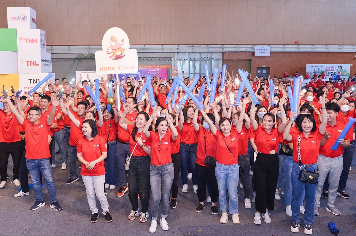 Cán bộ nhân viên TNG Holdings Vietnam cháy hết mình cùng nhau tại sự kiện TNGMei 2022.