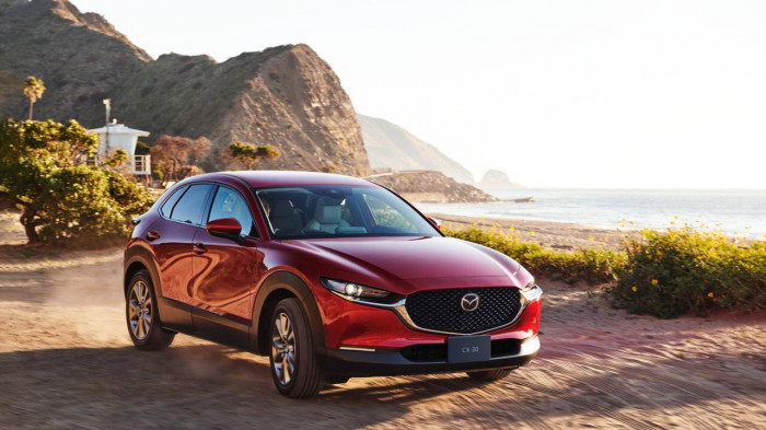 Mazda CX-30 được ưu đãi tối đa 50 triệu đồng, kèm 1 năm bảo hiểm vật chất.