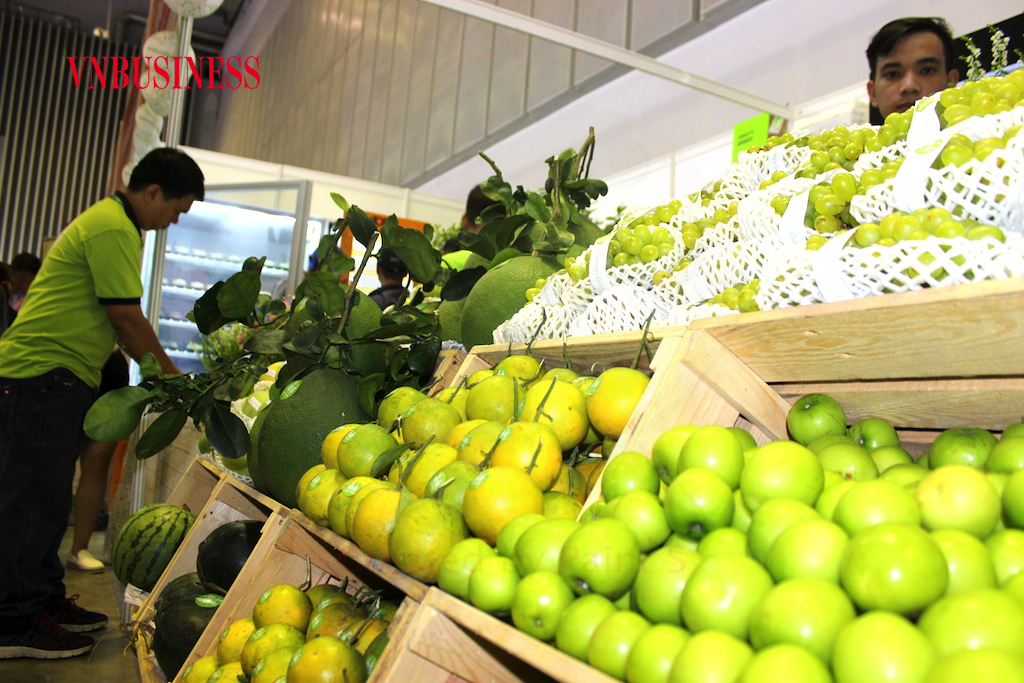 Các DN làm nông nghiệp đang gặp khó khăn vào thời điểm cuối năm này và lo ngại về những vướng mắc, bất cập trong quá trình thực hiện một số thông tư mới hoặc dự thảo thông tư mới có thể khiến họ “khó chồng khó”.