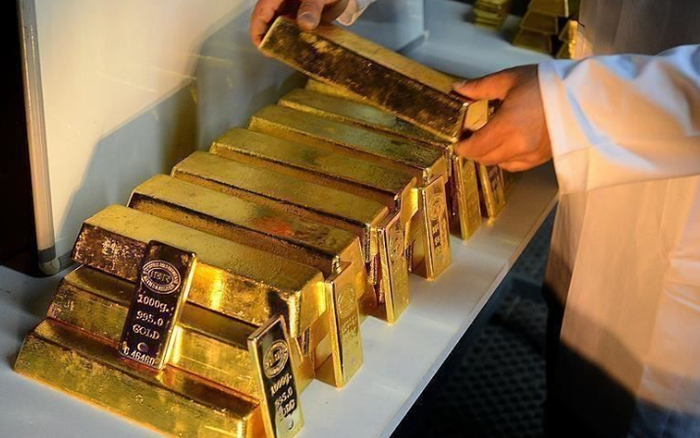 Giá vàng thế giới đang có xu hướng giảm nhẹ khi đồng USD phục hồi.