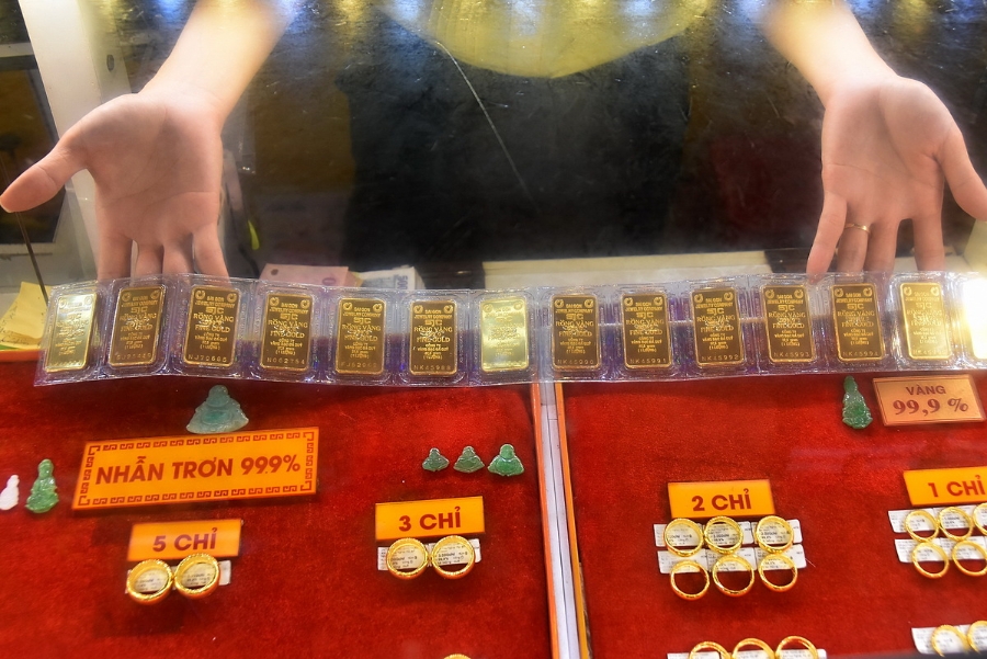 Chênh lệch mua vào – bán ra của vàng SJC vẫn duy trì khoảng 1 triệu đồng/lượng. (Ảnh: Int)