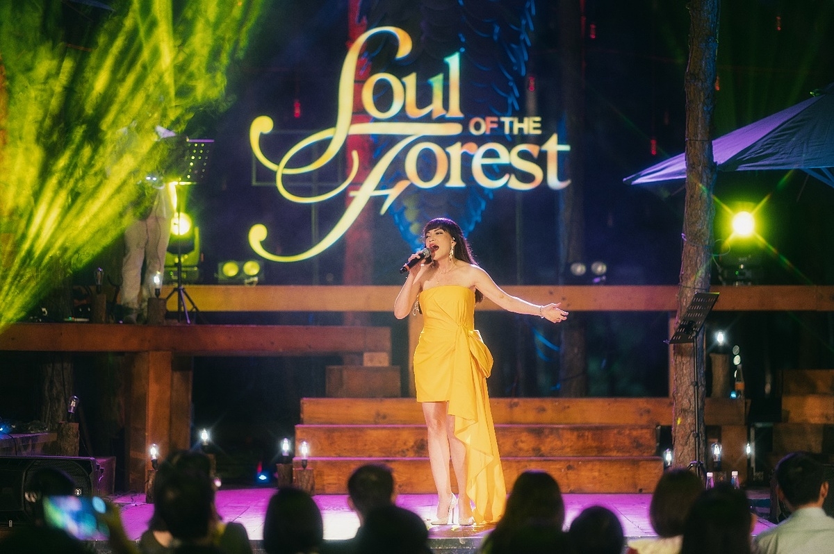 Thanh Hà da diết với những bản tình ca bất hủ trong đêm nhạc Tháng năm bên nhau.