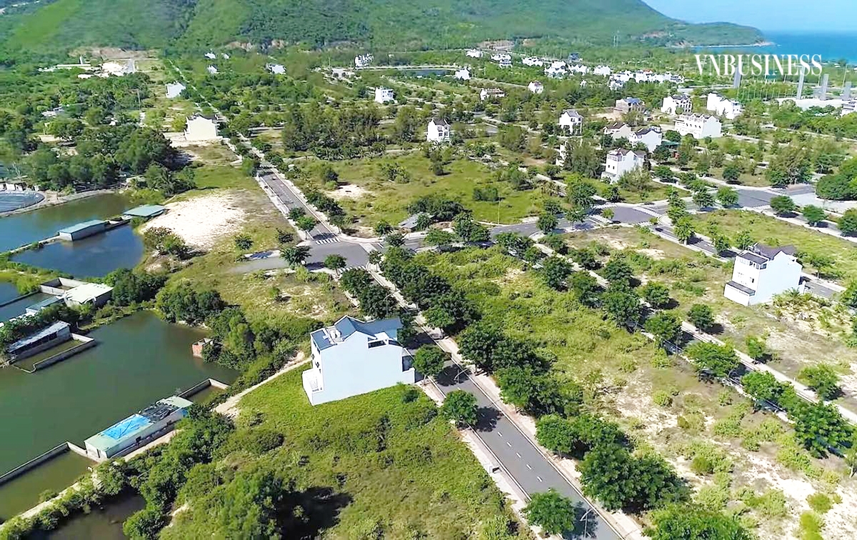 Nếu quá nhiều rủi ro, nhà đầu tư bất động sản nên cắt lỗ sớm thay vì gồng trả nợ (Ảnh minh họa: Thùy Linh).