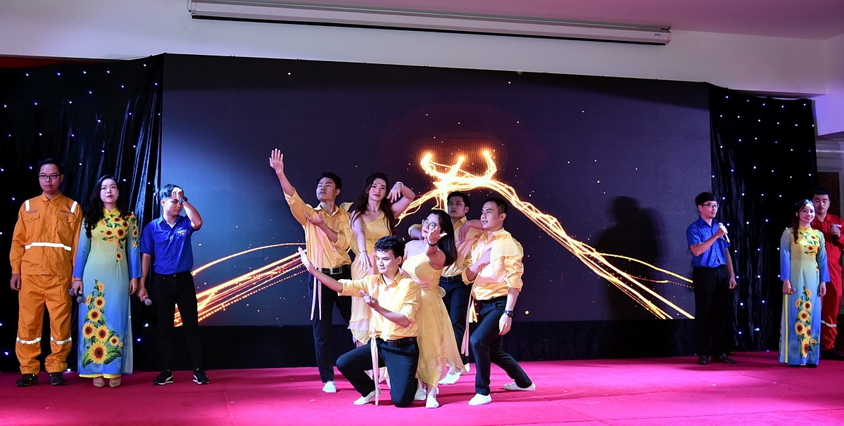 Ở phần thi “Tài năng cán bộ Đoàn”, Đội Tp.HCM mang đến một câu chuyện nghĩa tình mang tên “Lá thư từ đảo thép.