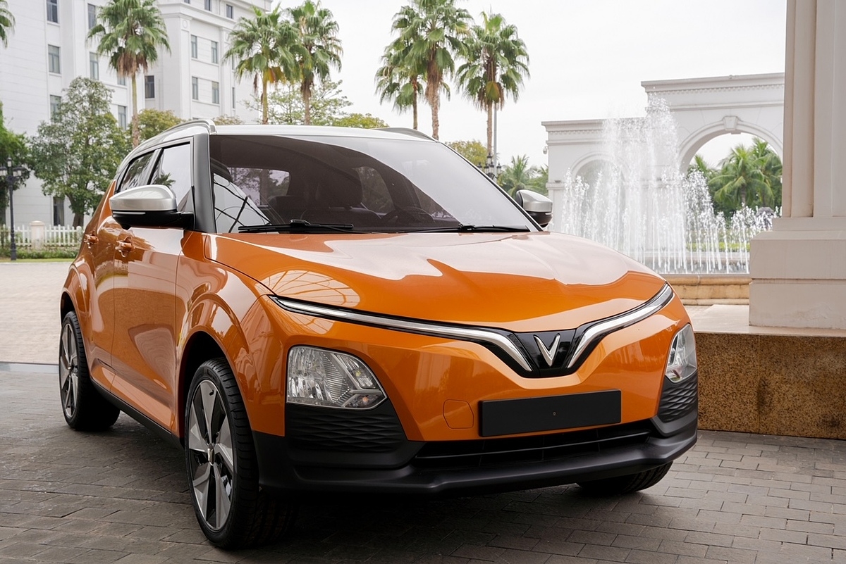 VF 5 Plus có giá 458 triệu đồng (chưa bao gồm pin) và 538 triệu đồng (đã bao gồm pin).