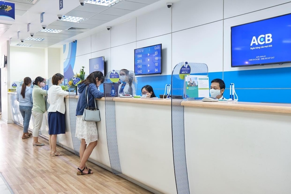 ACB vừa công bố giảm lãi vay cho khách hàng.