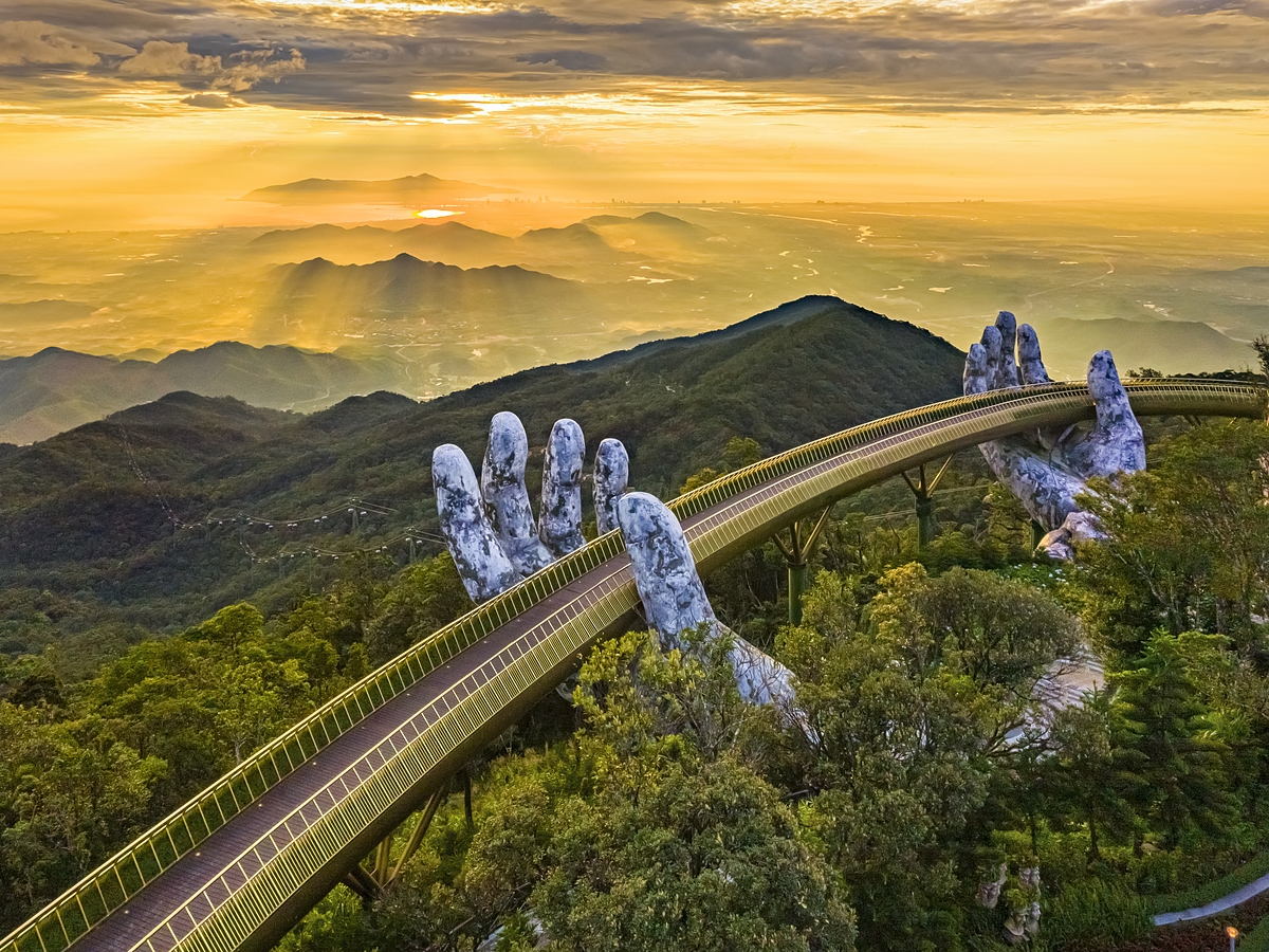 Cầu Vàng ở Sun World Ba Na Hills.
