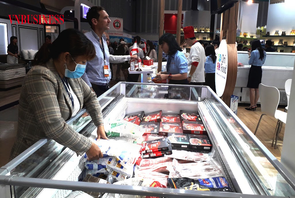 Nông sản thực phẩm ngoại không ngừng thâm nhập sâu thị trường Việt càng làm tăng thêm mối lo cho khối nội trong ngành hàng này.