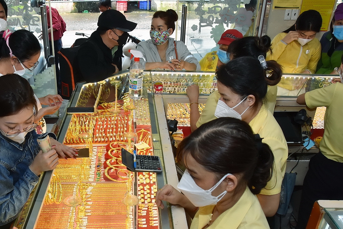 Ngược chiều thế giới, giá vàng trong nước điều chỉnh giảm nhẹ. (Ảnh: Int)