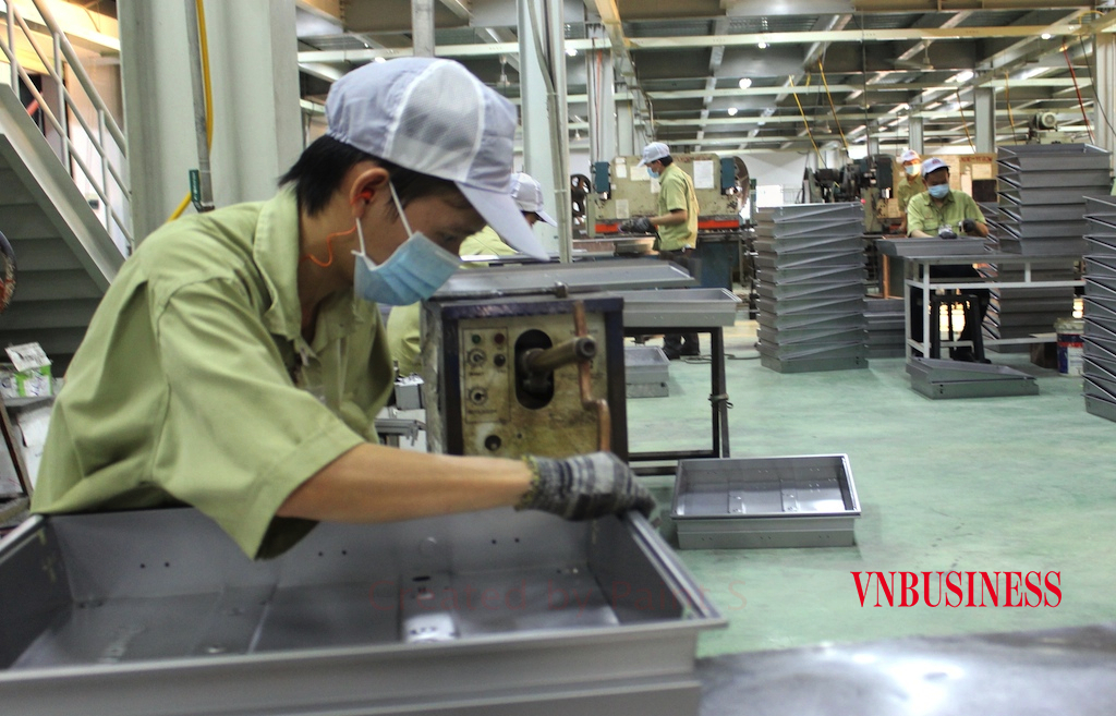 Nhiệm vụ khó khăn nhất hiện nay là tiếp tục tạo ra một môi trường kinh doanh hấp dẫn khi mà nhiều DN rơi vào “đường cùng” buộc phải lựa chọn giải pháp tạm ngừng hoạt động.