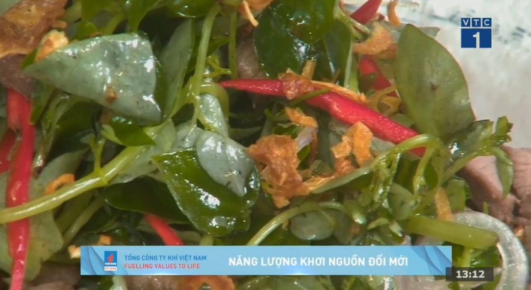 Món gỏi càng cua bò áp chảo.