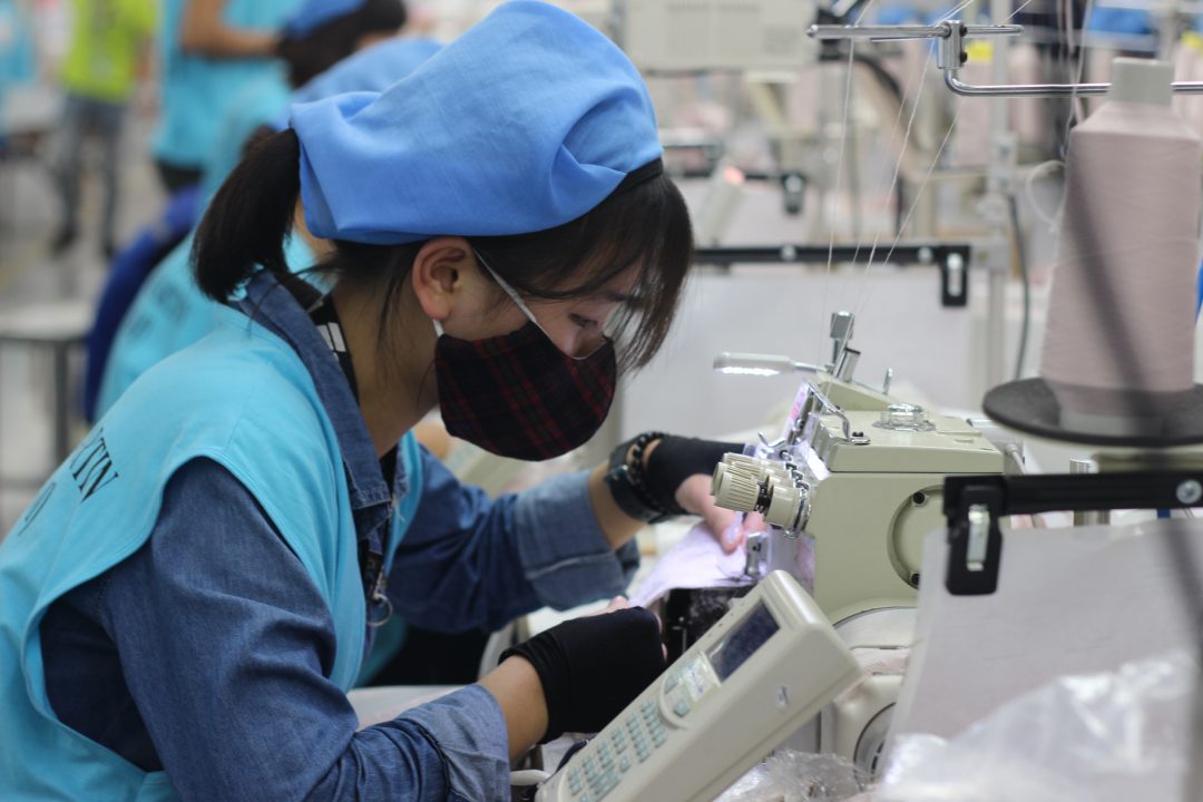 Tình trạng cắt giảm lao động, giãn việc, giảm giờ làm, lao động phải nghỉ việc luân phiên đang xuất hiện nhiều hơn.