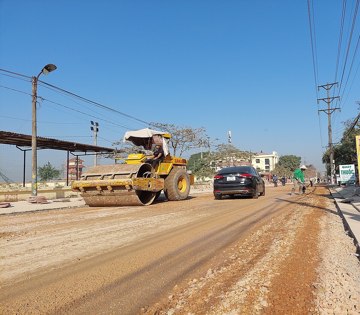 Cuối tháng 12/2022, các địa phương, đơn vị thi công đều gấp rút đẩy nhanh tiến độ đảm bảo công trình hoàn thành trước Tết Nguyên đán.