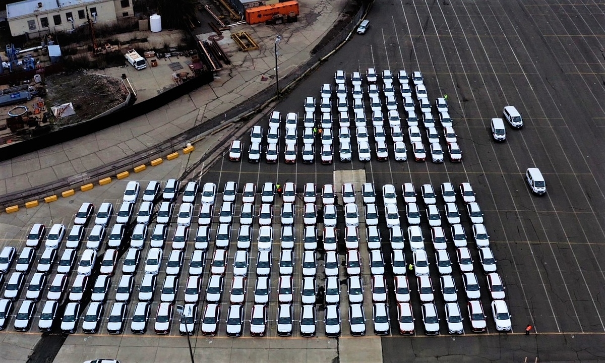 999 xe VinFast đầu tiên cập cảng Mỹ.