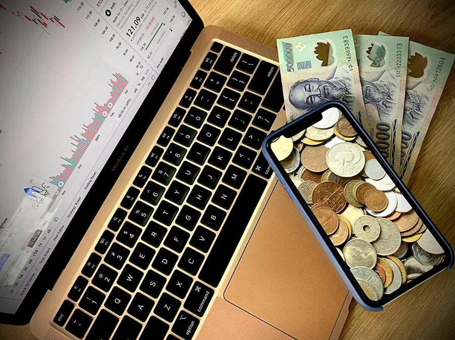 Cổ phiếu ngân hàng tỏa sáng trong ngày bán tháo mạnh trên toàn thị trường.