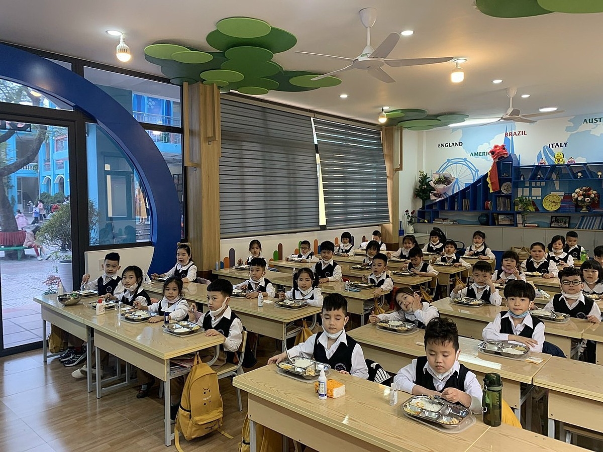 Ăn bán trú tại trường Tiểu học Nguyễn Văn Tố, quận Lê Chân.