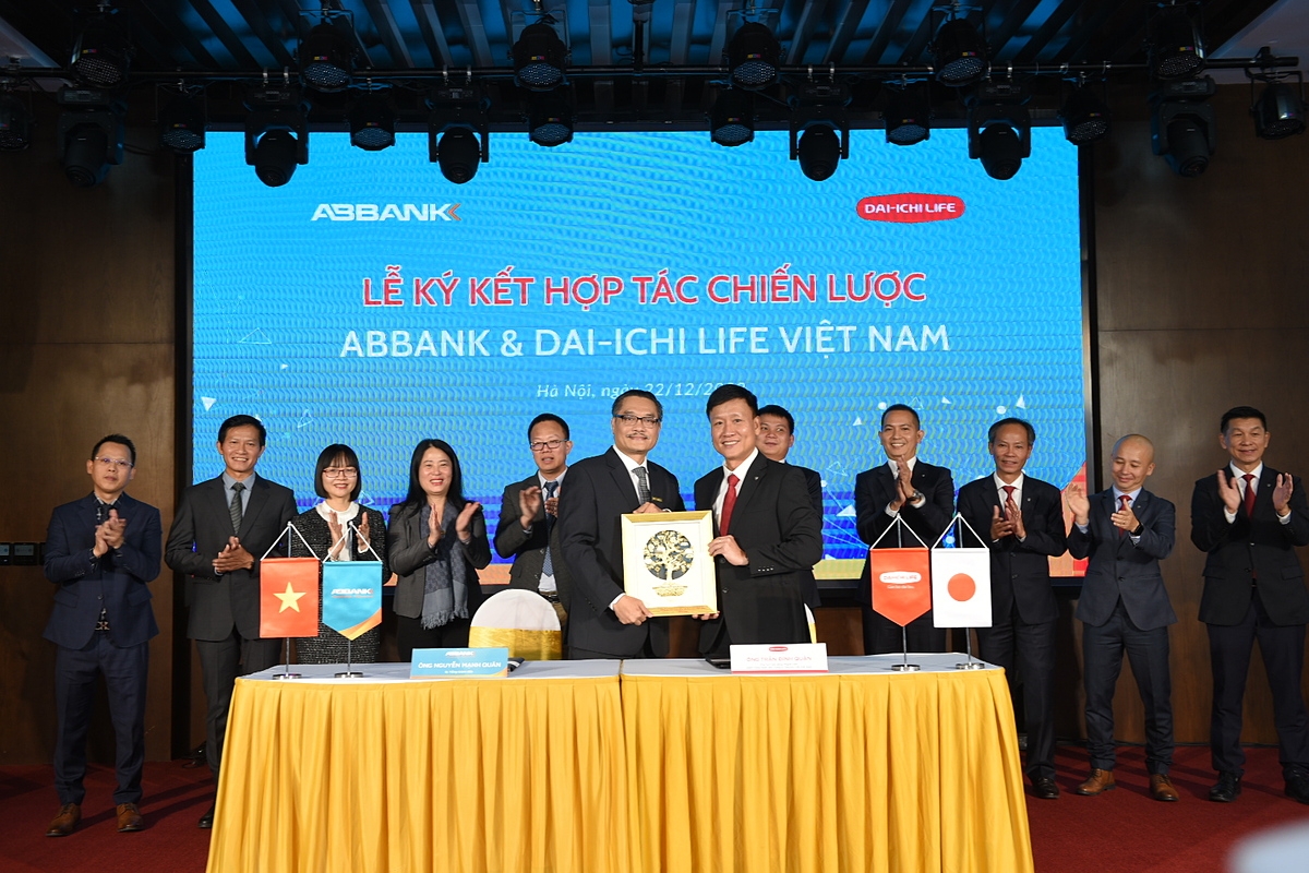 ABBANK và Dai-ichi Life Việt Nam công bố hợp tác chiến lược trong hoạt động cung cấp các sản phẩm và dịch vụ bảo hiểm nhân thọ cho khách hàng.
