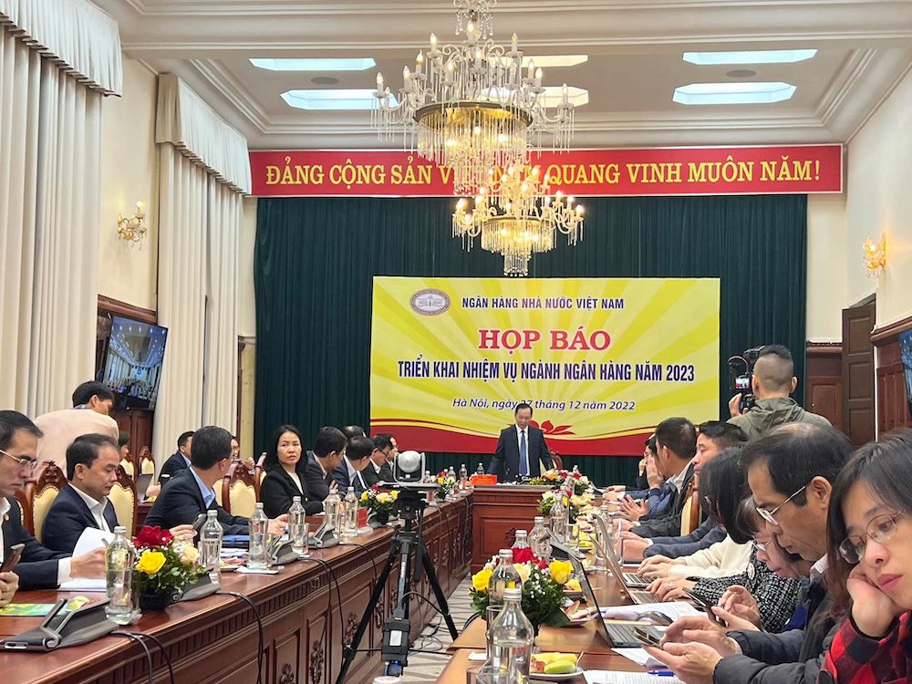 Phó Thống đốc Đào Minh Tú cho biết, hiện nay tín dụng toàn nền kinh tế tăng 13%, huy động vốn tăng 6% so với cuối năm 2021.