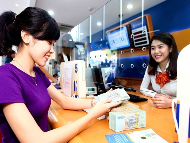 Đầu năm 2023, nhiều ngân hàng tung khuyến mại hút tiền gửi.