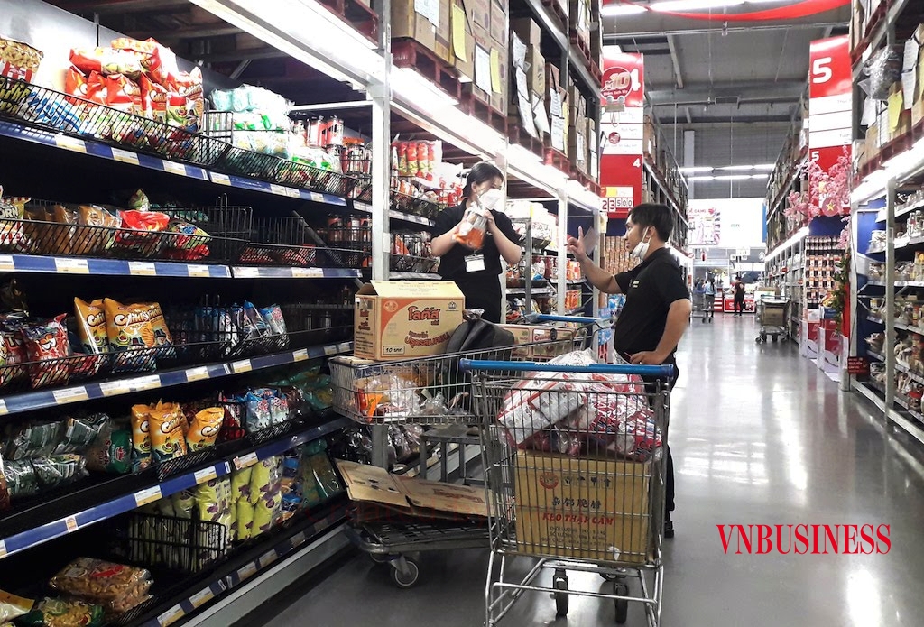 Các nhà bán lẻ ở Việt Nam đang thận trọng mở mới các chuỗi và chọn lọc hướng lôi kéo khách hàng trước dự báo xu hướng thắt chặt chi tiêu tiếp tục diễn ra trong năm 2023.