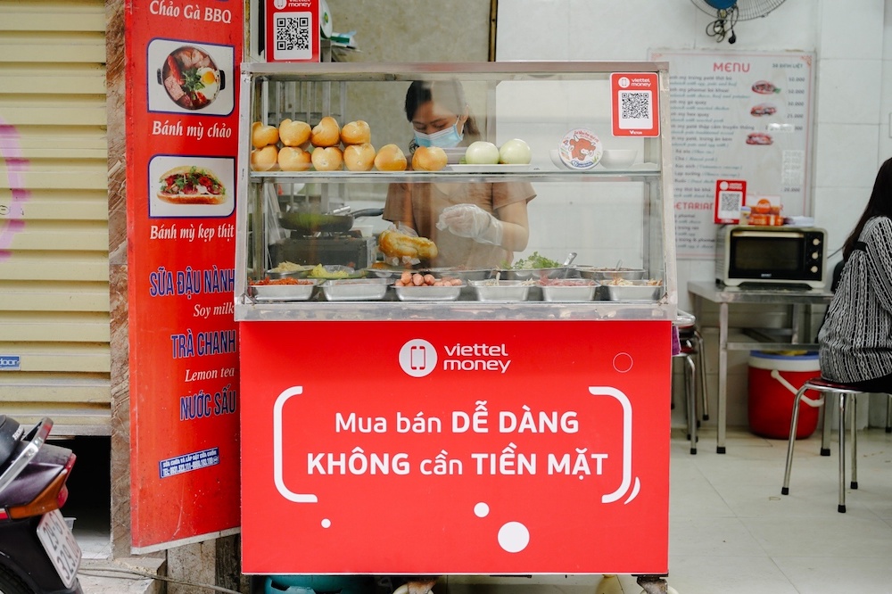 Thanh toán không dùng tiền mặt phủ sóng khắp mọi nơi.