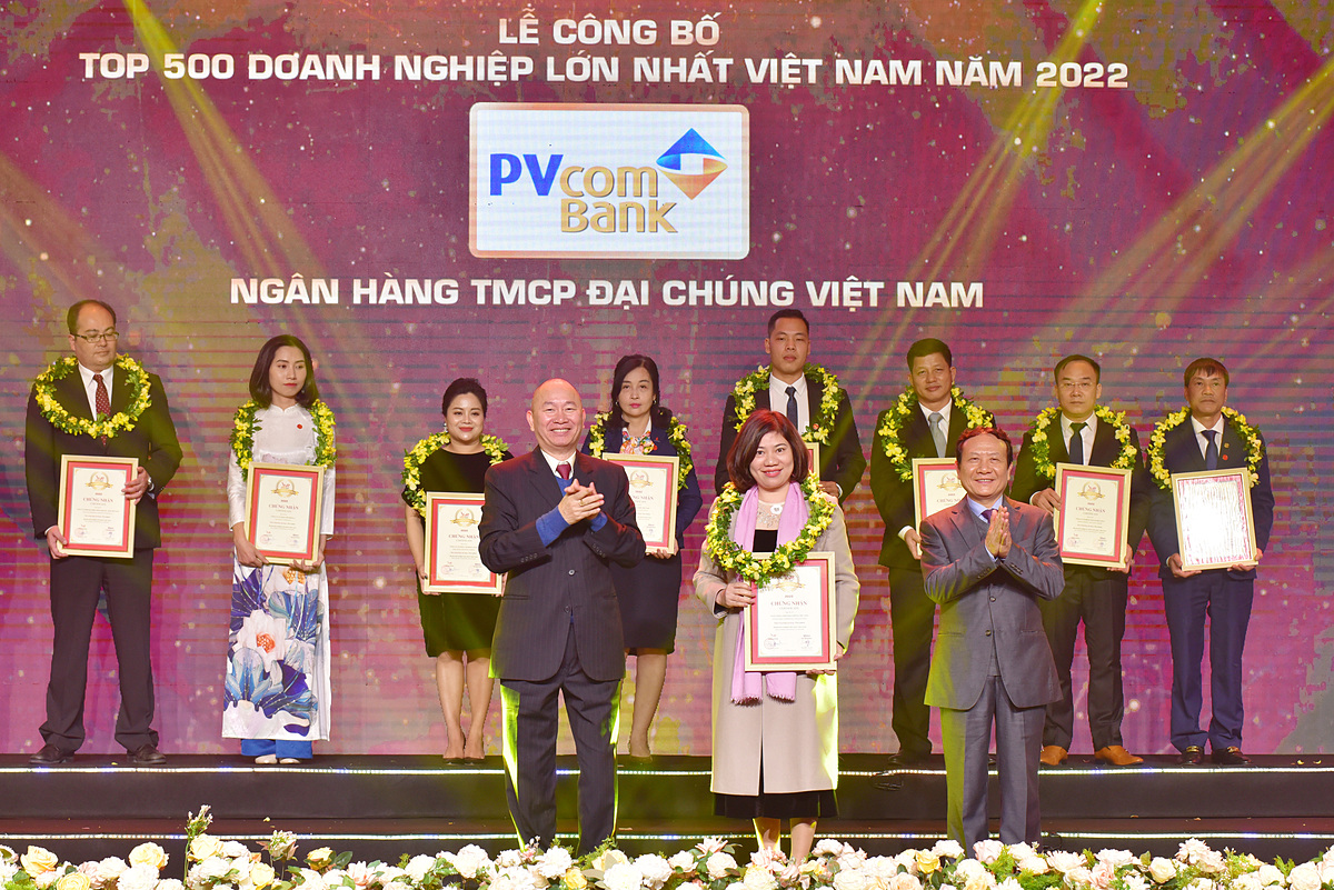 PVcomBank lần thứ 9 liên tiếp được vinh danh trong bảng xếp hạng VNR500.