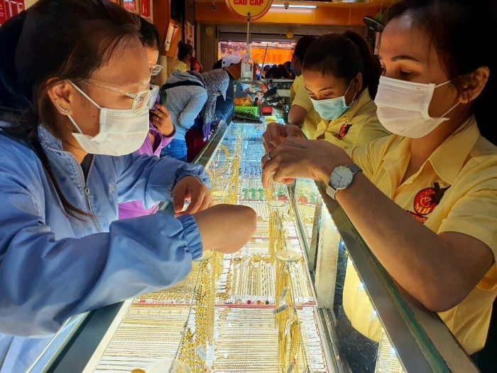 Giá vàng thế giới tăng, kéo theo giá vàng trong nước vượt 67 triệu đồng/lượng, tăng gần nửa triệu đồng trong tuần qua. (Ảnh: Int)
