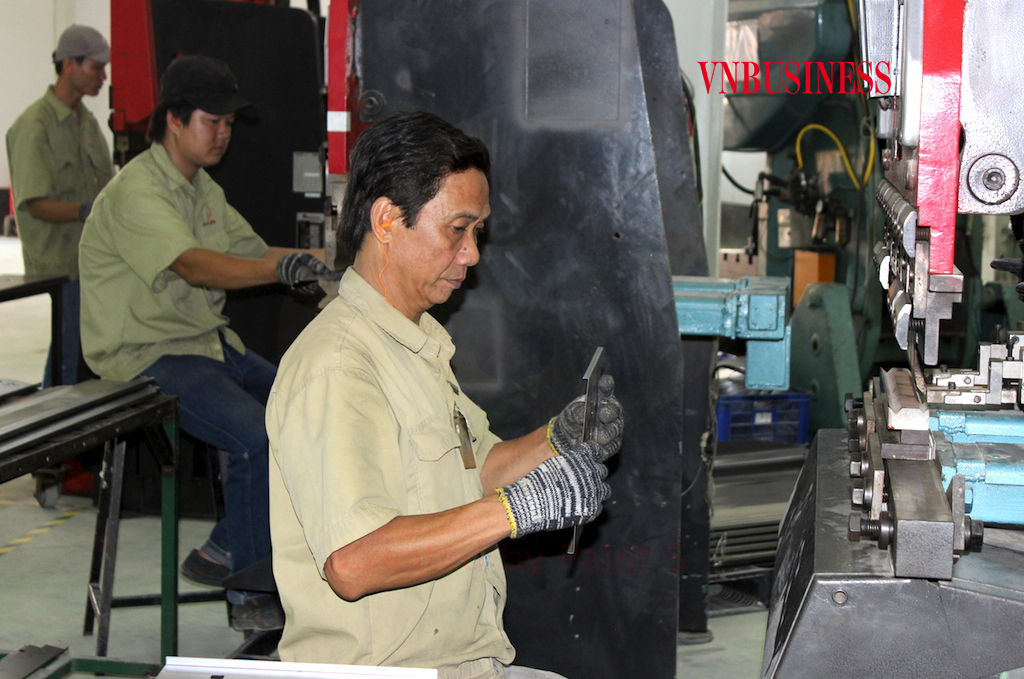 Điều mà các doanh nghiệp mong mỏi để lách qua “khe cửa hẹp” trước nhiều khó khăn trong năm 2023 là khâu chính sách có sự “đồng cam cộng khổ”, sát sườn hơn nữa.