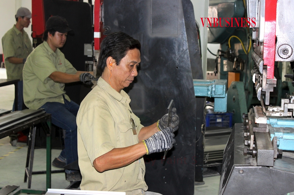 Điều mà các doanh nghiệp mong mỏi để lách qua “khe cửa hẹp” trước nhiều khó khăn trong năm 2023 là khâu chính sách có sự “đồng cam cộng khổ”, sát sườn hơn nữa.