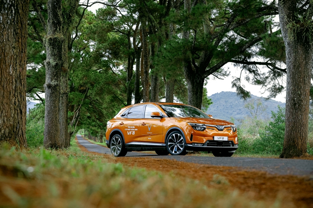 VinFast VF 8.