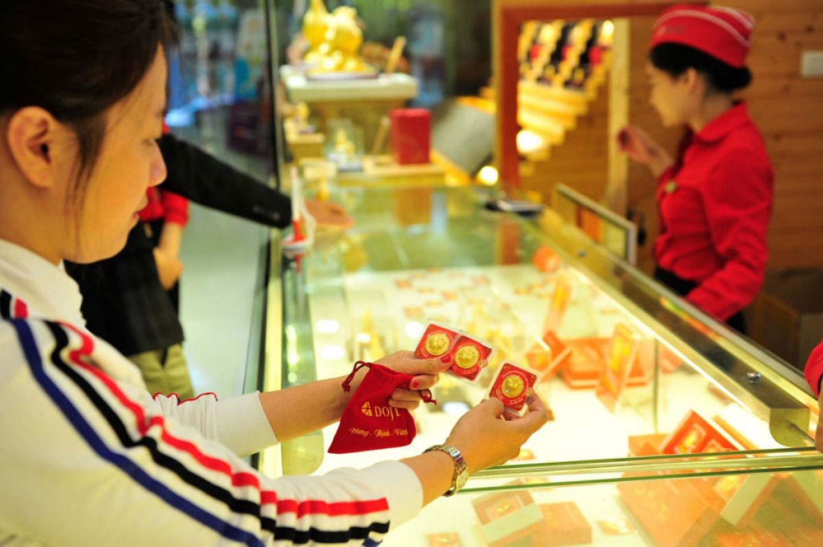 Các chuyên gia dự đoán từ nay đến Tết Nguyên Đán 2023 giá vàng trong nước có thể lên mức 69 triệu đồng/lượng.