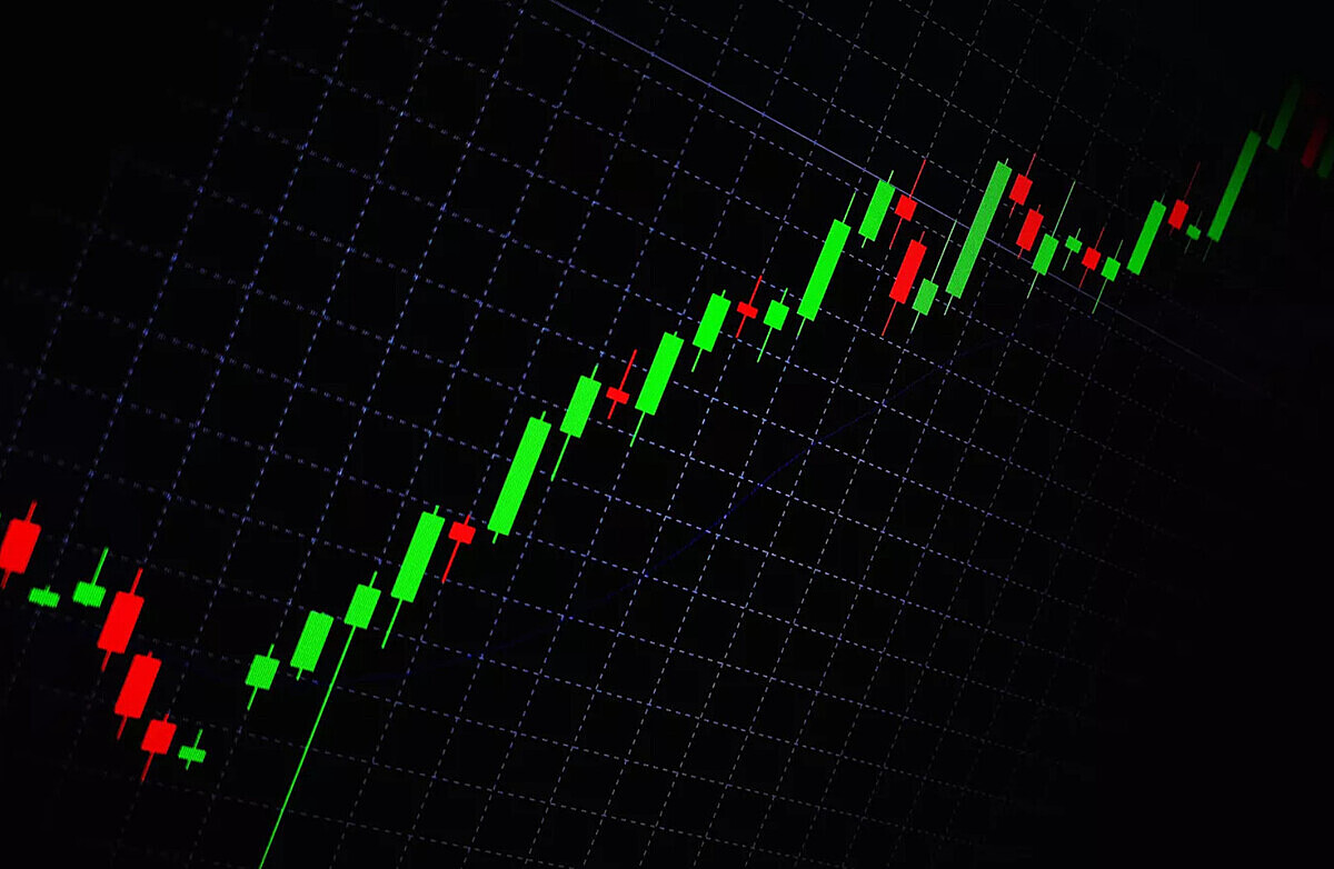 Nối tiếp đà hưng phấn, VN-Index tiếp cận đỉnh cũ.