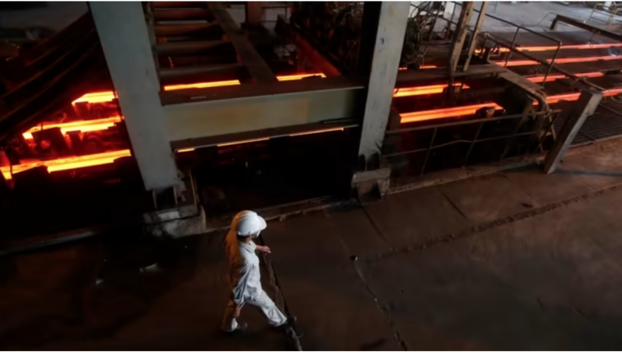 Tổng doanh thu của ba nhà sản xuất thép lớn nhất của Việt Nam đã giảm 25% trong quý III so với một năm trước đó.