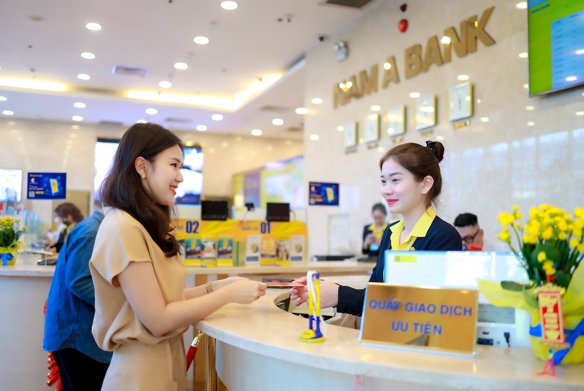 Khách hàng giao dịch tại quầy và trên các nền tảng ngân hàng số Open Banking của Nam A Bank sẽ nhận được lộc xuân may mắn trong 3 ngày làm việc đầu tiên ngay sau Tết Nguyên đán.