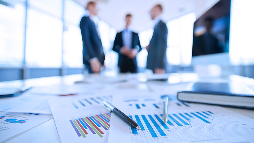 Một số ông lớn báo lãi lớn nhưng cũng không ít doanh nghiệp báo lỗ trong quý IV và cả năm 2022. (Ảnh: Int)