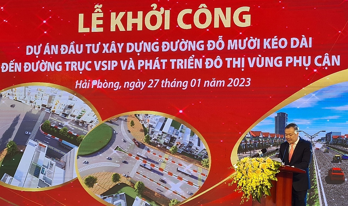 Đại diện lãnh đạo Sở GTVT Hải Phòng phát biểu quyết tâm thực hiện dự án đúng tiến độ, an toàn , chất lượng đã đề ra.