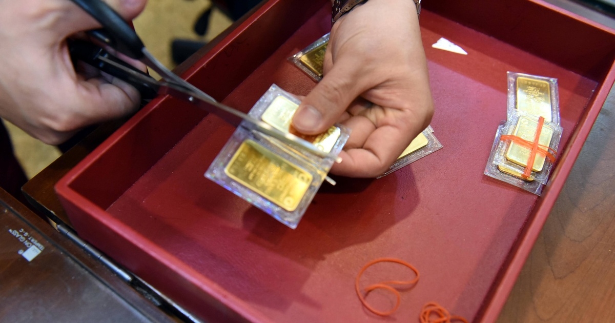 Ngược chiều thế giới, giá vàng miếng SJC tăng mạnh tới 400.000 đồng/lượng. (Ảnh: Int)