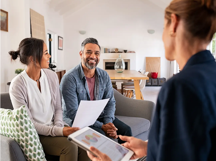 Nhân viên trong ngành tài chính có thể gặp rủi ro khi bị thay thế bởi AI.