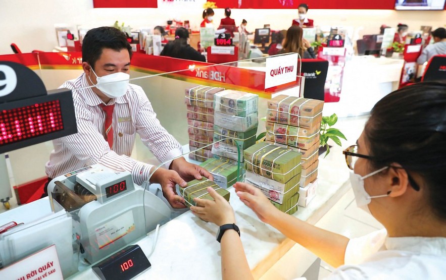 Thanh khoản của hệ thống đã bớt dồi dào hơn trong bối cảnh nhu cầu thanh toán tăng mạnh.