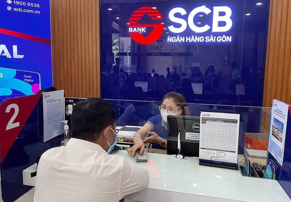 Nhiều người có đơn tố giác về việc gửi tiền tiết kiệm tại SCB nhưng lại thành hợp đồng bảo hiểm Manulife