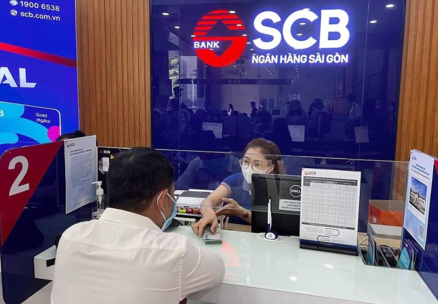Nhiều người có đơn tố giác về việc gửi tiền tiết kiệm tại SCB nhưng lại thành hợp đồng bảo hiểm Manulife