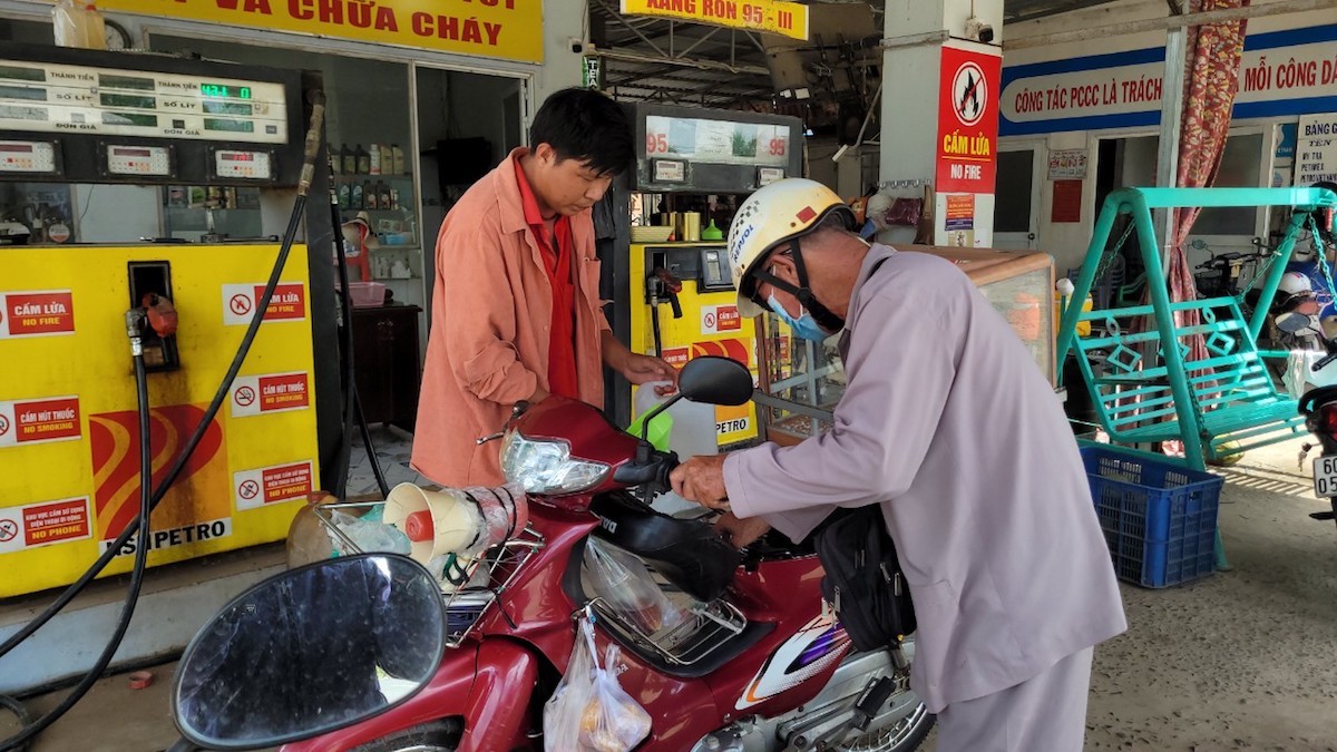 Những thông tin về việc sửa đổi Nghị định kinh doanh xăng dầu đang được các doanh nghiệp rất quan tâm.