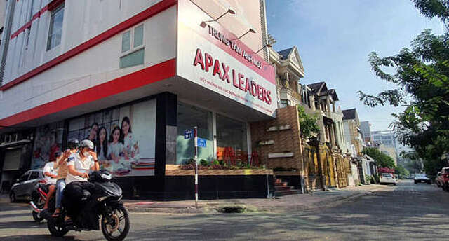 Việc chậm trễ nộp BCTC của Apax Holdings có thể là do những khủng hoảng từ những thông tin tiêu cực về tình hình hoạt động của các Trung tâm Anh ngữ Apax Leaders trong năm 2022. (Ảnh: Int)