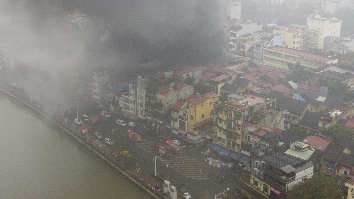 Các phương tiện chữa cháy đã nhanh chóng có mặt tại hiện trường.