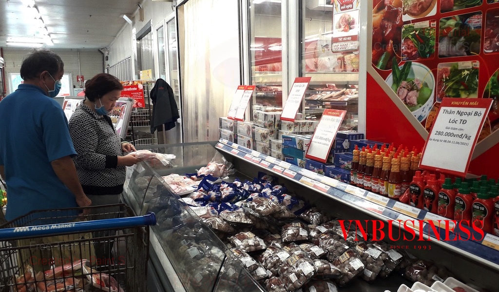 Ngày càng nhiều người tiêu dùng Việt lựa chọn thực phẩm nhập khẩu, là thách thức lớn cho ngành hàng nông sản thực phẩm Việt trên “sân nhà”.
