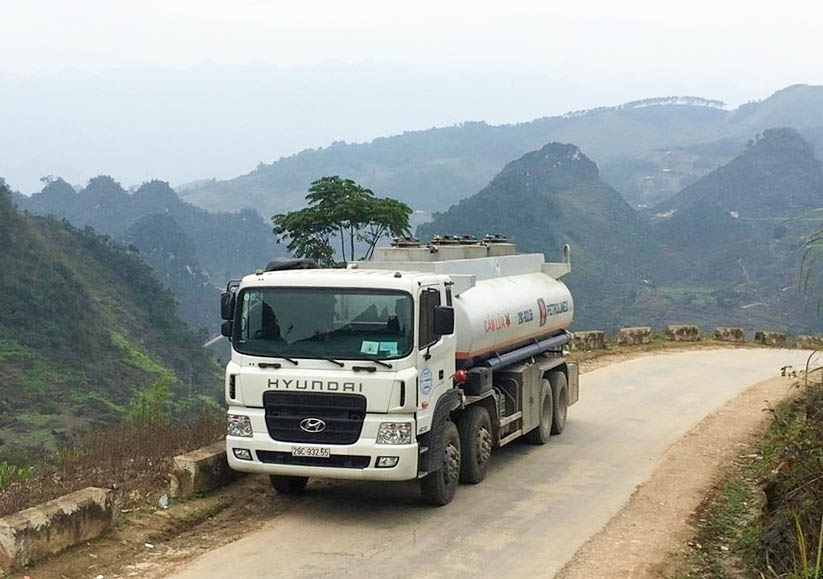 Chi phí vận chuyển đắt đỏ, cộng thêm chiết khấu 0 đồng là nguyên nhân khiến các doanh nghiệp bán lẻ xăng dầu khó khăn.