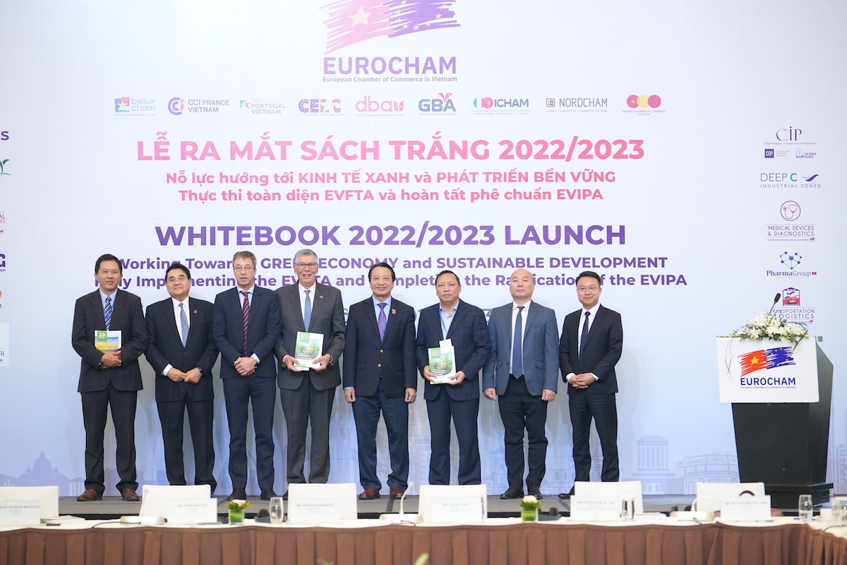 EuroCham ra mắt Sách Trắng năm 2023 với chủ đề Hướng tới nền kinh tế xanh và phát triển bền vững.